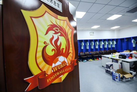 日本无翼乌全彩j奶无遮挡漫
